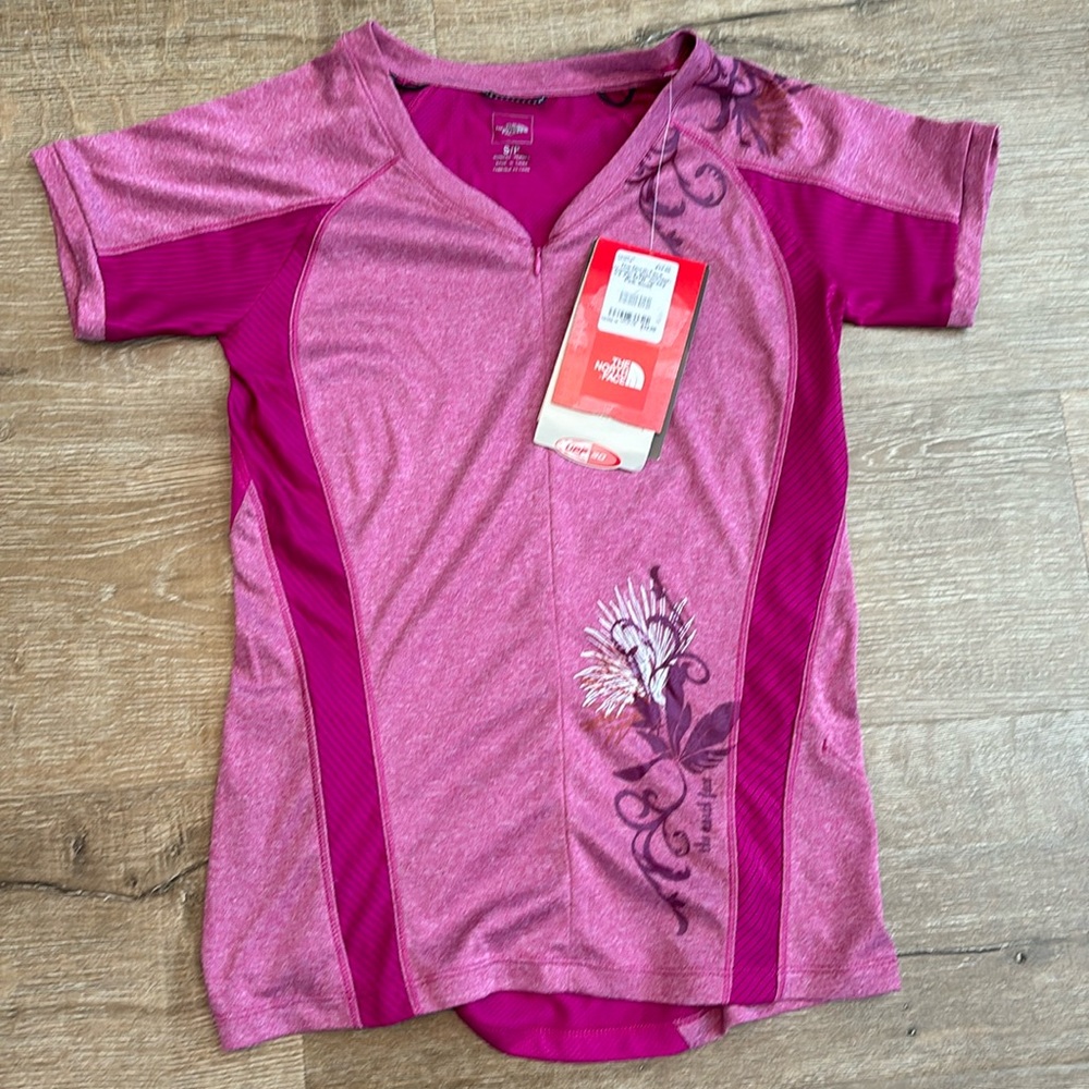 New - The North Face Women’s pink jersey